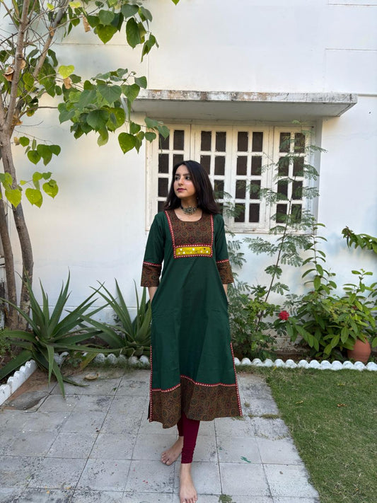 Eshita Green Ajrakh Patchwork Pocket Kurti